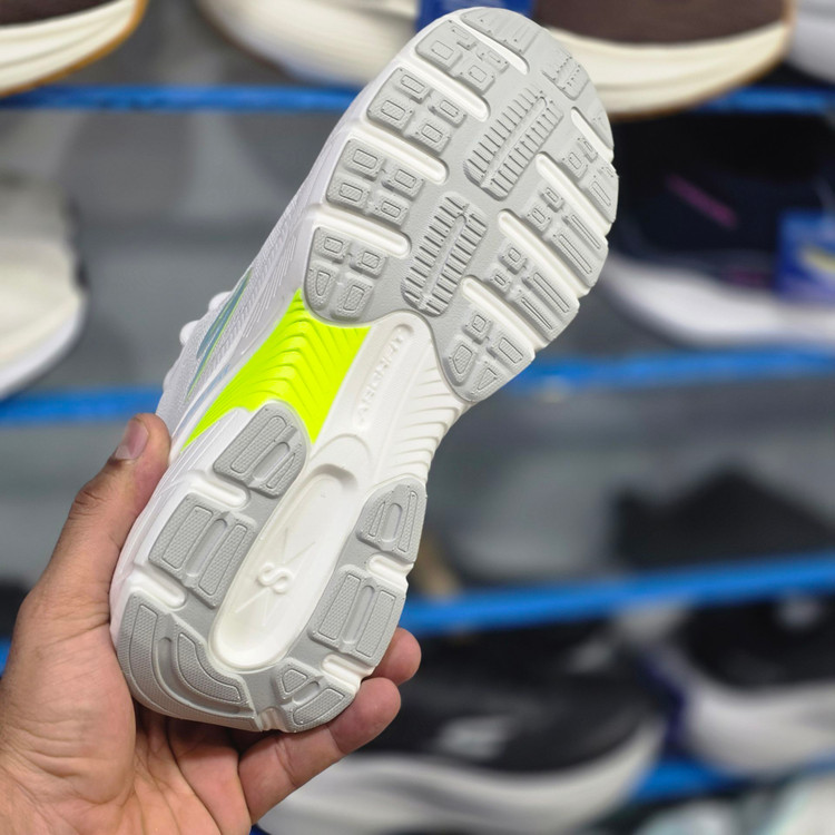 کتونی مسترکوالیتی اسکیچرز مکس ران/ساخت ویتنام/سایز ۳۷ الی ۴۰/Skechers Max Run/ضمانت کالا/فروش تک و عمده
