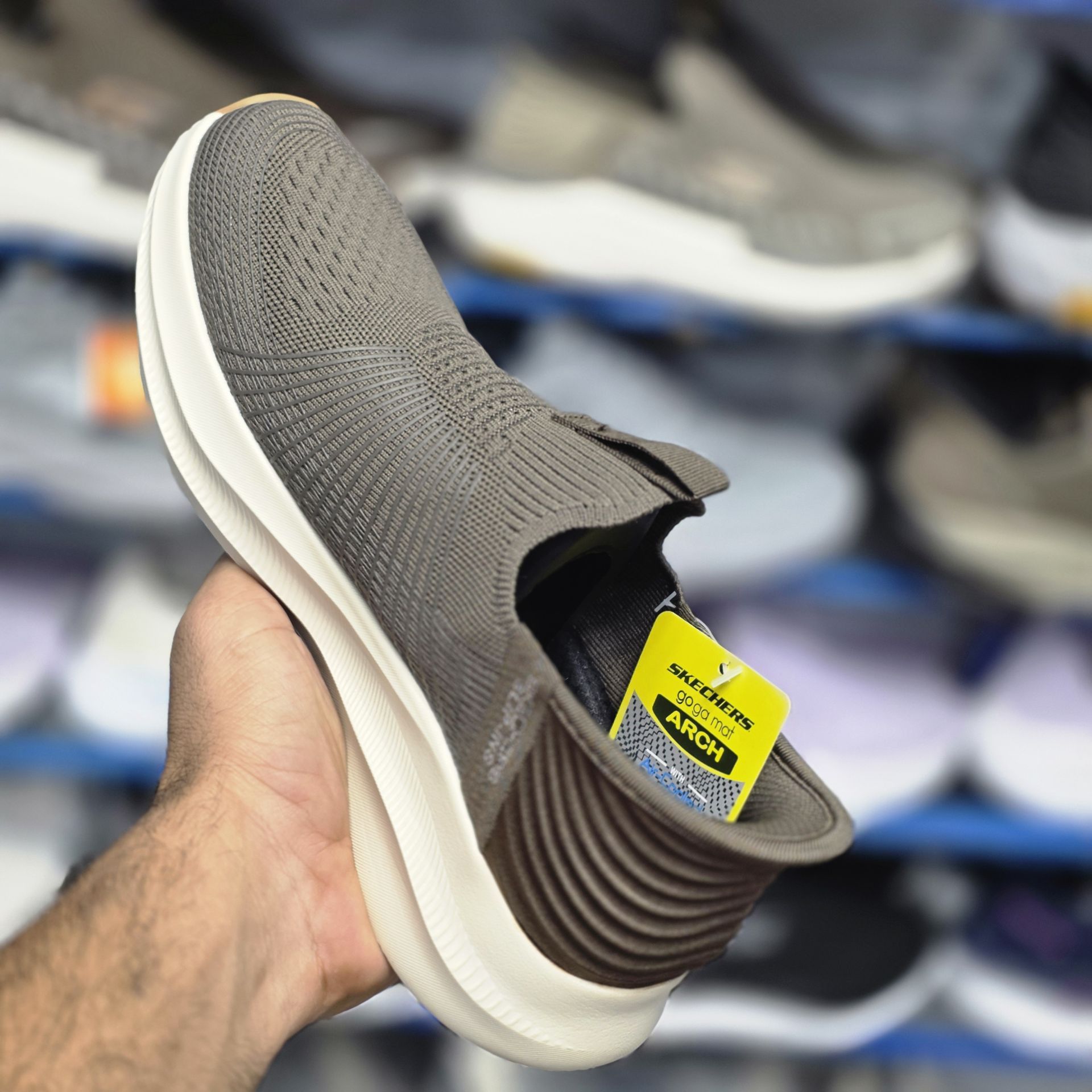 کتونی مسترکوالیتی اسکیچرز بدون بند/Skechers Slip Ins/سایز۴۰ الی ۴۵/ ساخت ویتنام/ضمانت کالا/فروش تک و عمده