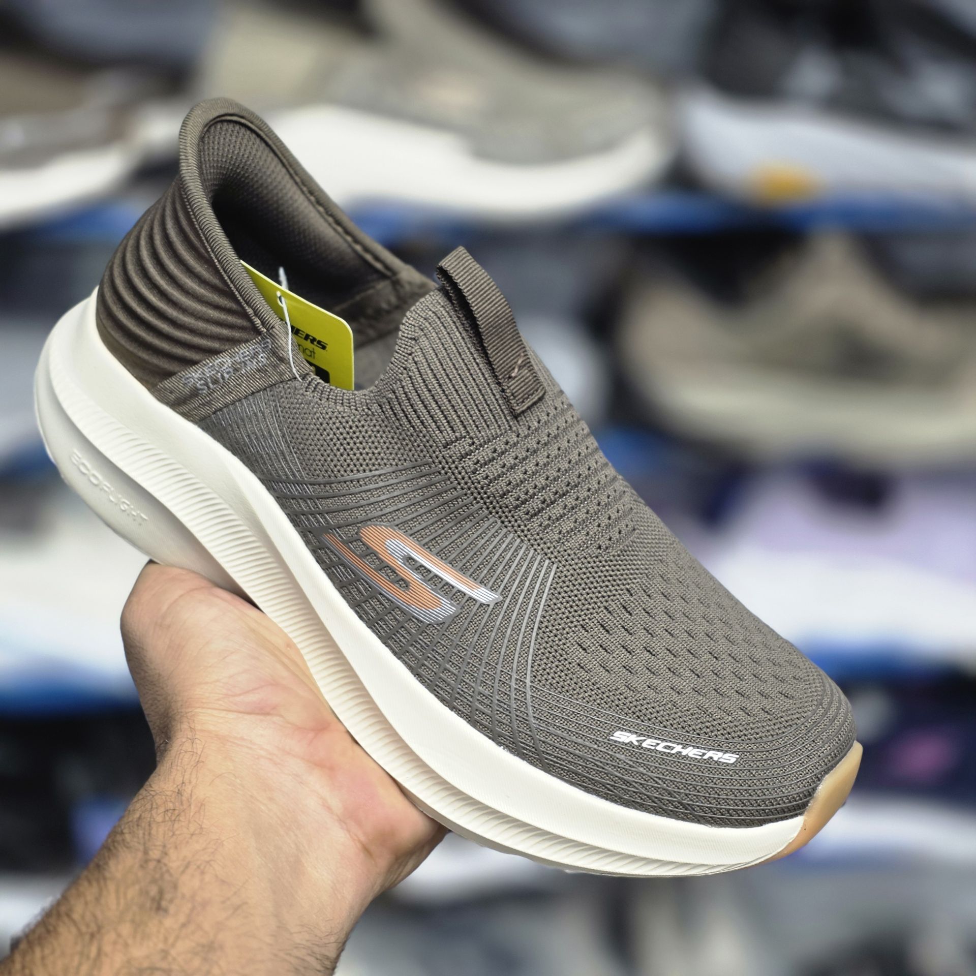 کتونی مسترکوالیتی اسکیچرز بدون بند/Skechers Slip Ins/سایز۴۰ الی ۴۵/ ساخت ویتنام/ضمانت کالا/فروش تک و عمده