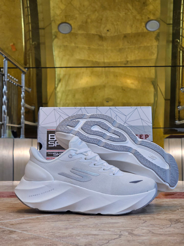 کتونی اسکیچرز آئرو برست/سایز ۳۷ الی ۴۰/ساخت ویتنام/Skechers Aero Burst/ضمانت کالا/فروش تک و عمده