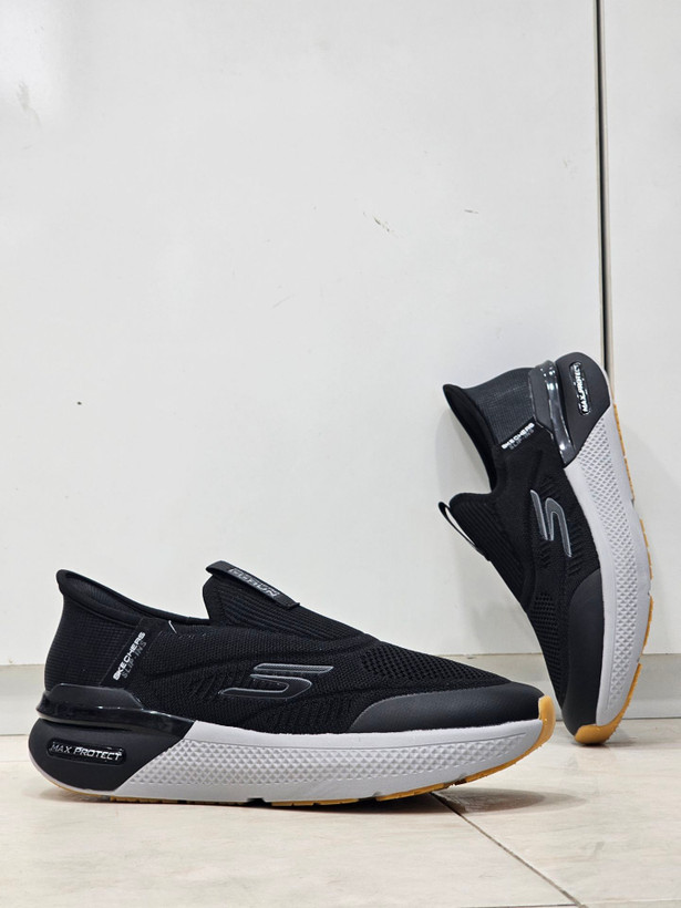 کتونی طبی اسکیچرز بدون بند/Skechers Slip Ins/سایز۴۰ الی ۴۵/ ساخت ویتنام/ضمانت کالا/فروش تک و عمده