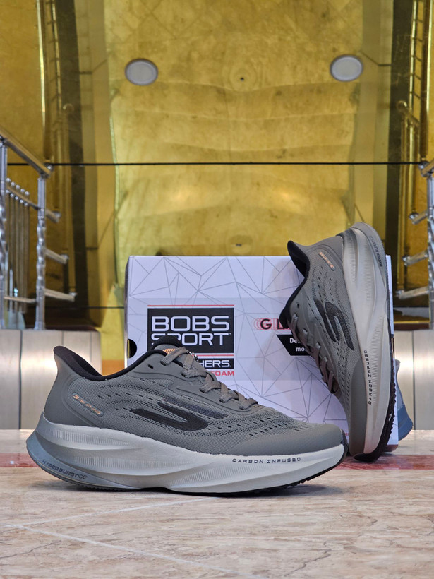 کتونی مسترکوالیتی اسکیچرز هایپربرست کربن/Skechers Men's Hyperburst Carbon/ساخت ویتنام/سایزبندی ۴۰ الی ۴۵/ضمانت کالا/فروش به صورت تک و عمده