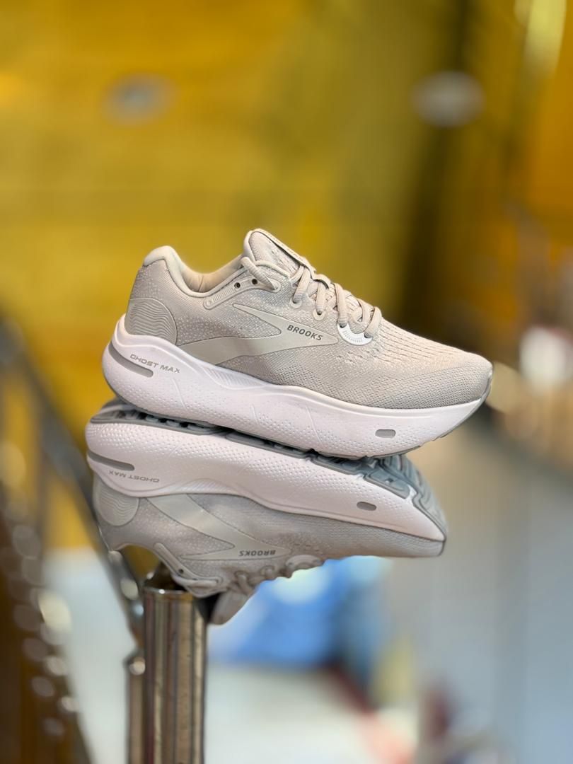 کتونی مسترکوالیتی بروکس گاست مکس/سایز ۴۰ الی ۴۵/ساخت ویتنام/Brooks Ghost Max/ضمانت کالا/فروش تک و عمده