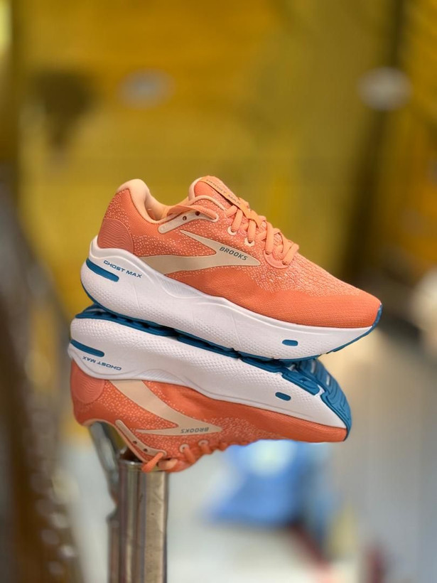 کتونی مسترکوالیتی بروکس گاست مکس/سایز ۴۰ الی ۴۵/ساخت ویتنام/Brooks Ghost Max/ضمانت کالا/فروش تک و عمده
