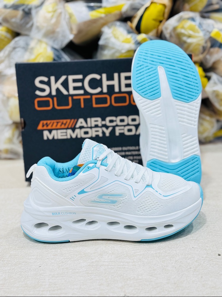 کتونی مسترکوالیتی اسکیچرز مکس کوشن/Skechers Max Cushioning/سایز 37 الی 40/ ساخت ویتنام/ ضمانت کالا