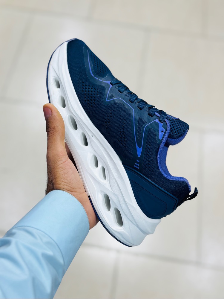 کتونی مسترکوالیتی اسکیچرز مکس کوشن/Skechers Max Cushioning/سایز 37 الی 40/ ساخت ویتنام/ ضمانت کالا