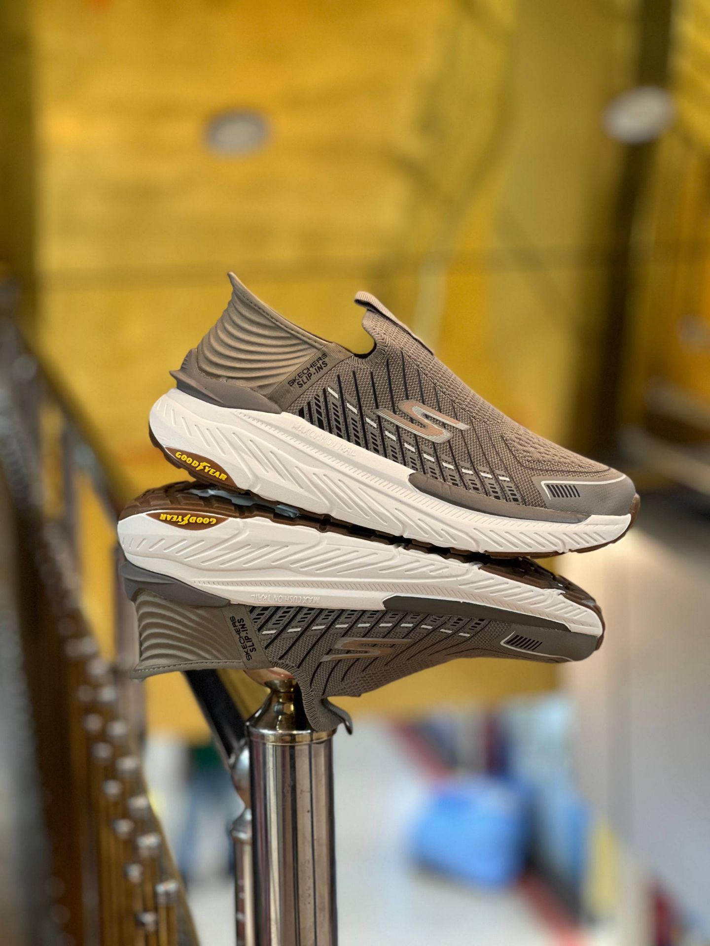 کتونی طبی اسکیچرز بدون بند/Skechers Slip Ins/سایز۴۰ الی ۴۵/ ساخت ویتنام/ضمانت کالا/فروش تک و عمده