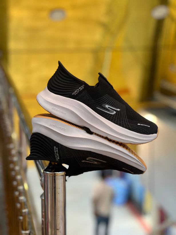 کتونی طبی مردانه اسکیچرز بدون بند/Skechers Slip Ins/سایز۴۰ الی ۴۵/ ساخت ویتنام/ضمانت کالا/فروش تک و عمده