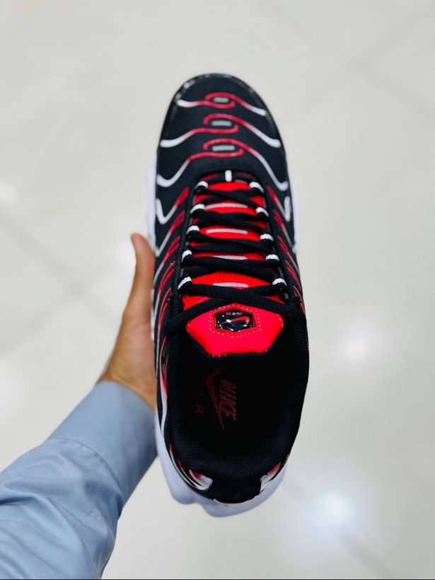 کتونی نایک ایر مکس پلاس تیان/سایز ۴۰ الی ۴۵/ساخت ویتنام/NIKE AIR MAX PLUS TN/ضمانت کالا/فروش تک و عمده