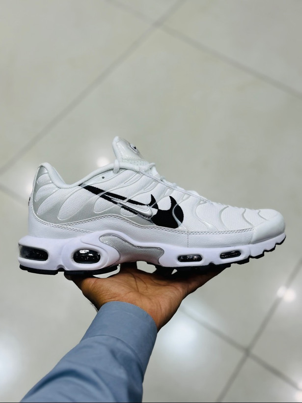 کتونی نایک ایر مکس پلاس تیان/سایز ۴۰ الی ۴۵/ساخت ویتنام/NIKE AIR MAX PLUS TN/ضمانت کالا/فروش تک و عمده