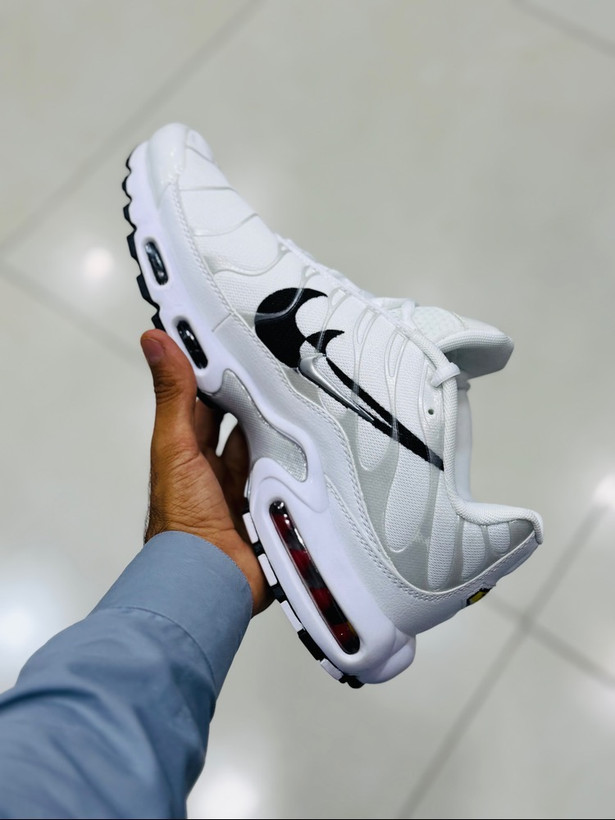 کتونی نایک ایر مکس پلاس تیان/سایز ۴۰ الی ۴۵/ساخت ویتنام/NIKE AIR MAX PLUS TN/ضمانت کالا/فروش تک و عمده