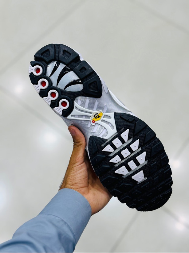کتونی نایک ایر مکس پلاس تیان/سایز ۴۰ الی ۴۵/ساخت ویتنام/NIKE AIR MAX PLUS TN/ضمانت کالا/فروش تک و عمده