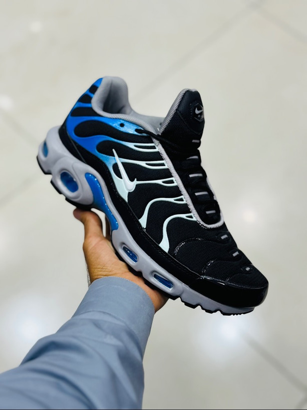 کتونی نایک ایر مکس پلاس تیان/سایز ۴۰ الی ۴۵/ساخت ویتنام/NIKE AIR MAX PLUS TN/ضمانت کالا/فروش تک و عمده