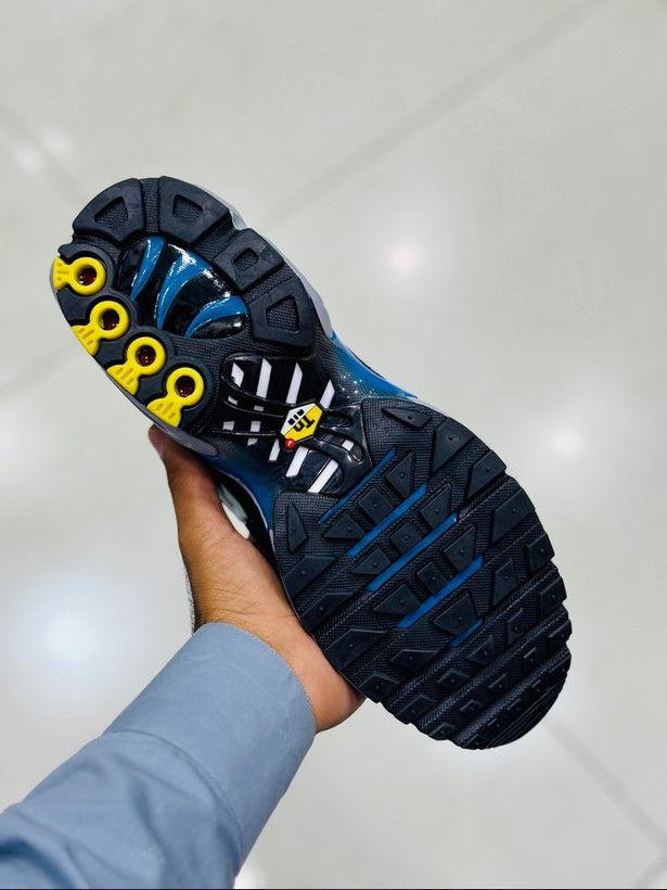 کتونی نایک ایر مکس پلاس تیان/سایز ۴۰ الی ۴۵/ساخت ویتنام/NIKE AIR MAX PLUS TN/ضمانت کالا/فروش تک و عمده