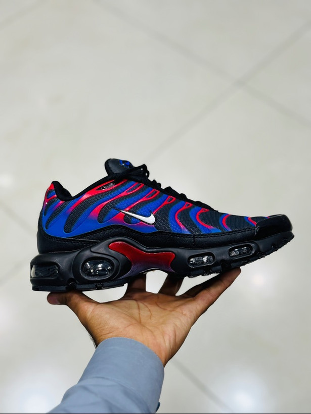 کتونی نایک ایر مکس پلاس تیان/سایز ۴۰ الی ۴۵/ساخت ویتنام/NIKE AIR MAX PLUS TN/ضمانت کالا/فروش تک و عمده
