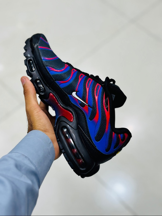 کتونی نایک ایر مکس پلاس تیان/سایز ۴۰ الی ۴۵/ساخت ویتنام/NIKE AIR MAX PLUS TN/ضمانت کالا/فروش تک و عمده