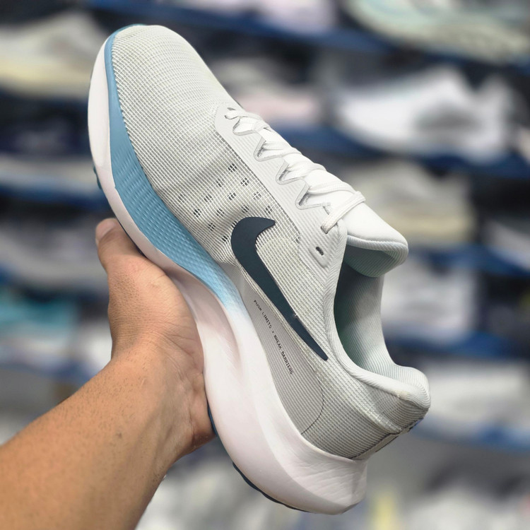 کتونی پیاده روی و رانینگ نایک زوم ایکس/Nike ZoomX/ ساخت ویتنام/سایز ۴۰ الی ۴۵/ضمانت کالا/فروش تک و عمده