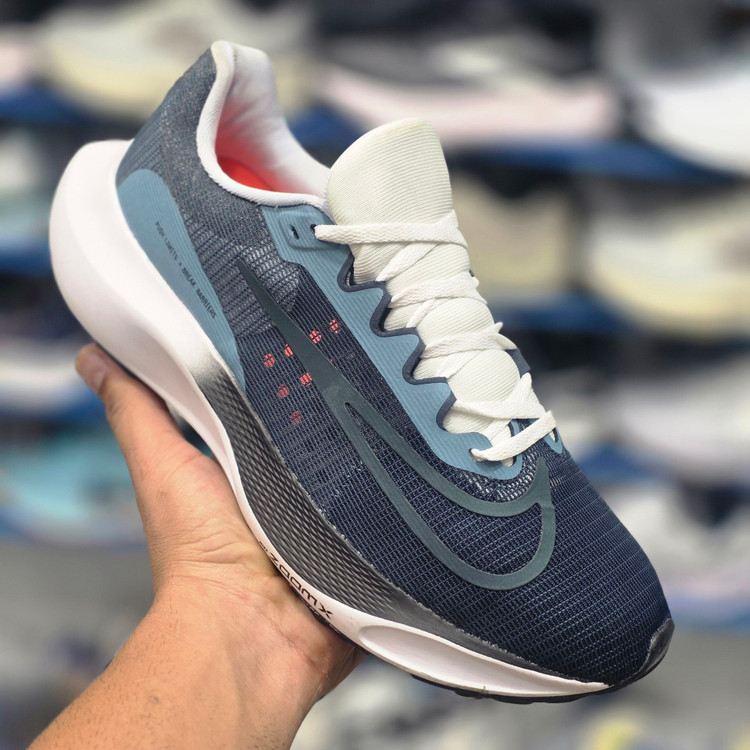 کتونی پیاده روی و رانینگ نایک زوم ایکس/Nike ZoomX/ ساخت ویتنام/سایز ۴۰ الی ۴۵/ضمانت کالا/فروش تک و عمده