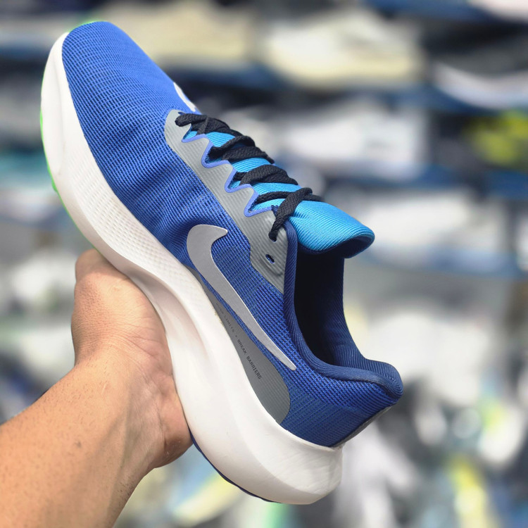 کتونی پیاده روی و رانینگ نایک زوم ایکس/Nike ZoomX/ ساخت ویتنام/سایز ۴۰ الی ۴۵/ضمانت کالا/فروش تک و عمده