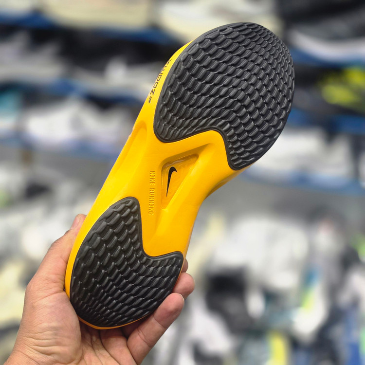 کتونی پیاده روی و رانینگ نایک زوم ایکس/Nike ZoomX/ ساخت ویتنام/سایز ۴۰ الی ۴۵/ضمانت کالا/فروش تک و عمده