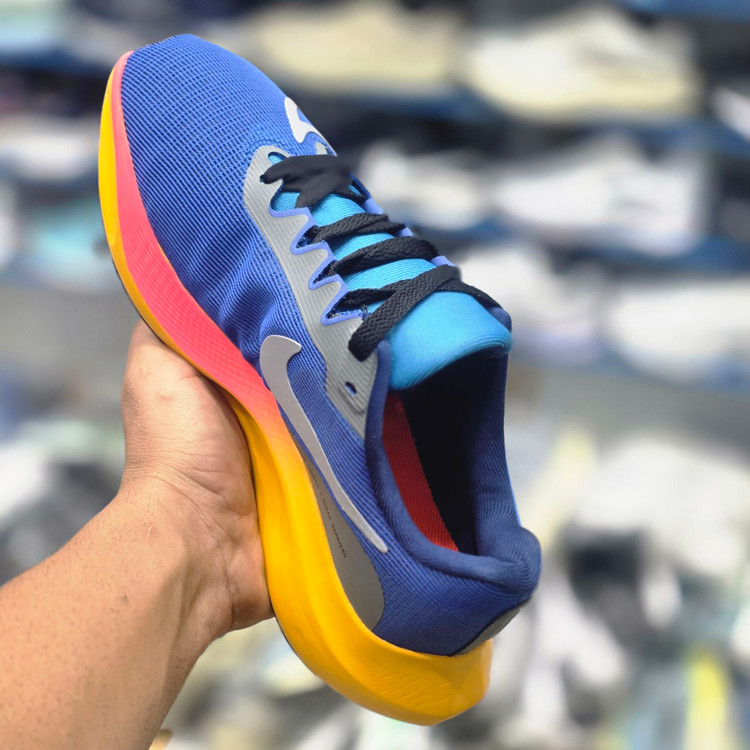 کتونی پیاده روی و رانینگ نایک زوم ایکس/Nike ZoomX/ ساخت ویتنام/سایز ۴۰ الی ۴۵/ضمانت کالا/فروش تک و عمده
