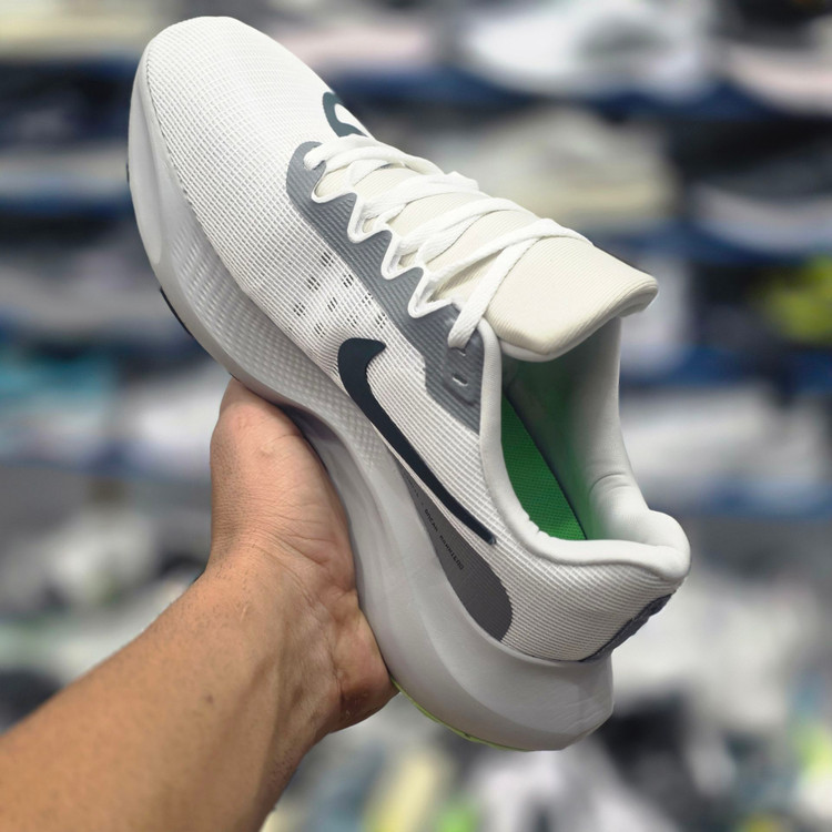 کتونی پیاده روی و رانینگ نایک زوم ایکس/Nike ZoomX/ ساخت ویتنام/سایز ۴۰ الی ۴۵/ضمانت کالا/فروش تک و عمده