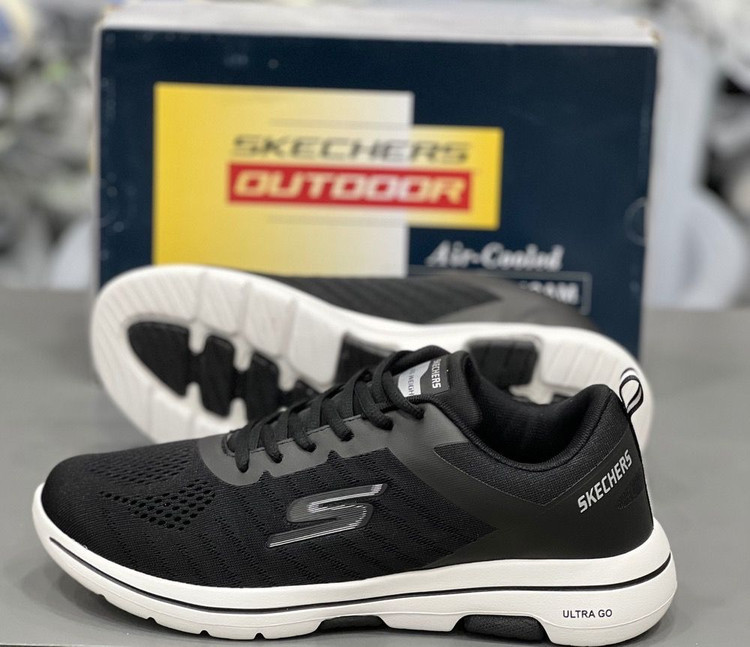کتونی مسترکوالیتی سایز بزرگ اسکیچرز اولترا گو/Skechers Ultra Go/ساخت ویتنام/ سایز ۴۴ الی ۴۸/ضمانت کالا/فروش تک و عمده