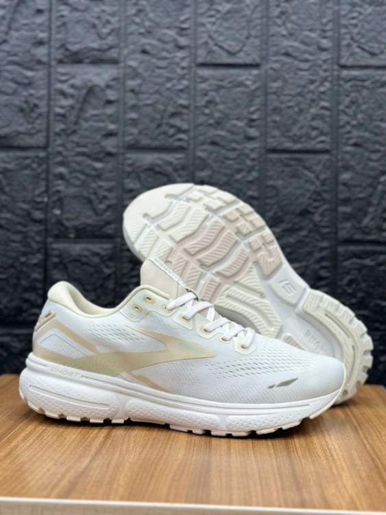 کتونی مسترکوالیتی بروکس گاست ۱۵/سایز ۳6 الی ۴۵/ساخت ویتنام/Brooks ghost 15/ضمانت کالا/فروش تک و عمده