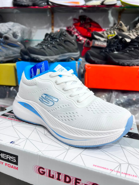 کتونی مسترکوالیتی اسکیچرز مکس کوشن/Skechers Max Cushioning/سایز 37 الی 40/ ساخت ویتنام/ ضمانت کالا