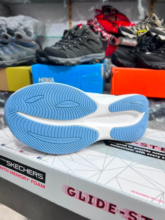 کتونی مسترکوالیتی اسکیچرز مکس کوشن/Skechers Max Cushioning/سایز 37 الی 40/ ساخت ویتنام/ ضمانت کالا