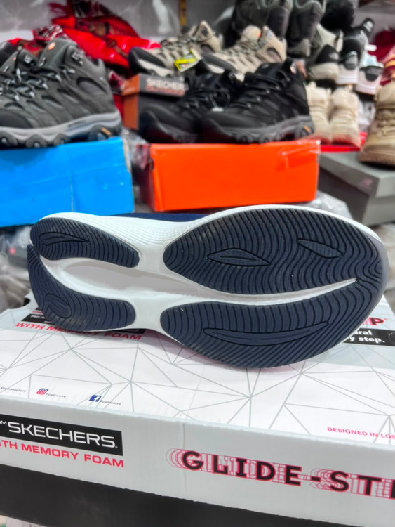 کتونی مسترکوالیتی اسکیچرز مکس کوشن/Skechers Max Cushioning/سایز 37 الی 40/ ساخت ویتنام/ ضمانت کالا