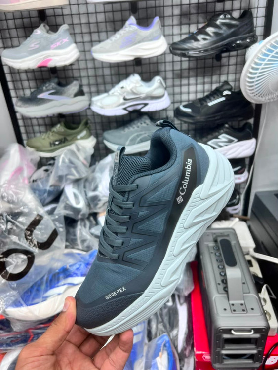 کتونی مسترکوالیتی طبیعت گردی کلمبیا ضدآب مردانه/سایز 40 الی 45/Columbia GORE-TEX/ضمانت کالا/فروش تک و عمده