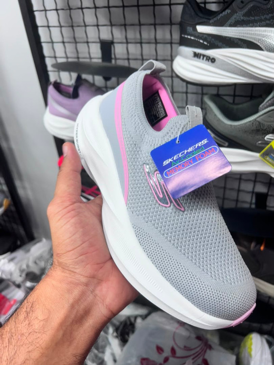 کتونی مسترکوالیتی اسکیچرز مکس کوشن/Skechers Max Cushioning/سایز 37 الی 40/ ساخت ویتنام/ ضمانت کالا