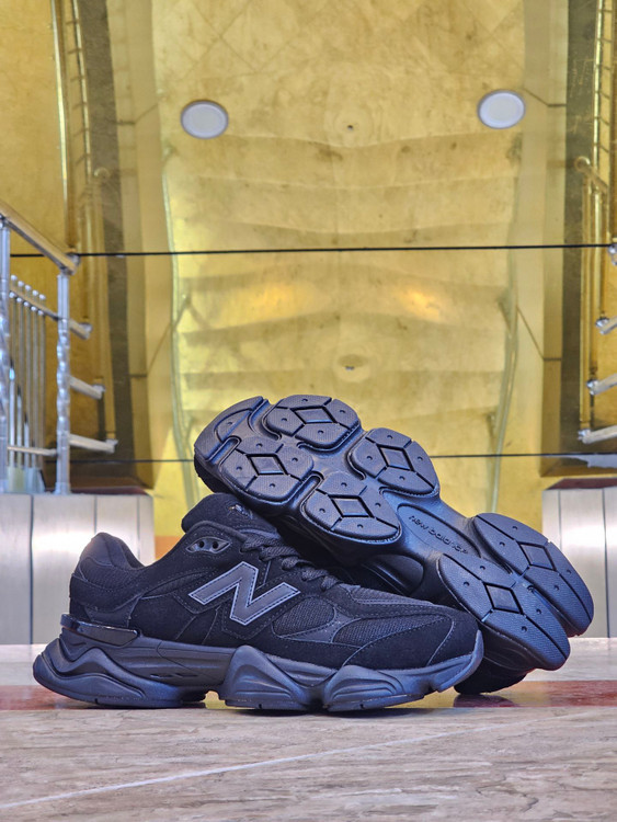 کتونی مسترکوالیتی نیوبالانس ۹۰۶۰/ساخت ویتنام/سایز 40 الی 45/ Newbalance 9060/ضمانت اصالت کالا/فروش به صورت تک و عمده