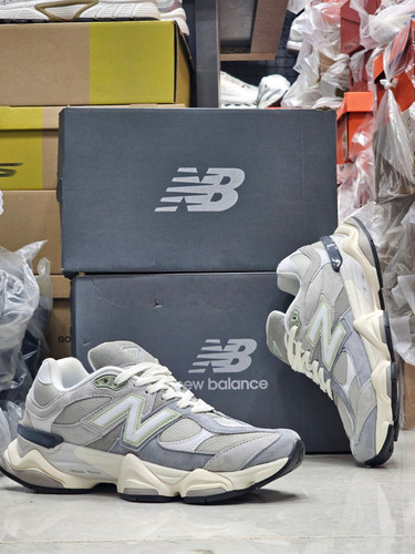 کتونی مسترکوالیتی نیوبالانس ۹۰۶۰/ساخت ویتنام/سایز 40 الی 45/ Newbalance 9060/ضمانت اصالت کالا/فروش به صورت تک و عمده
