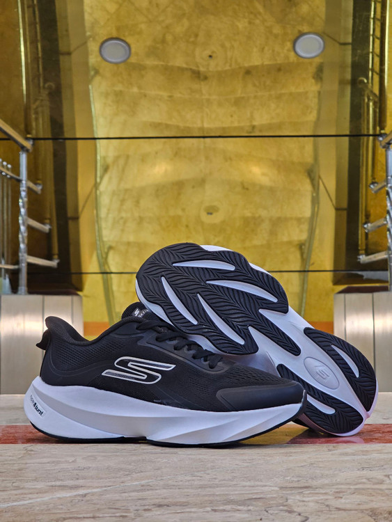 کتونی مسترکوالیتی اسکیچرز هایپربرست کربن/Skechers Men's Hyperburst Carbon/ساخت ویتنام/سایزبندی ۴۰ الی ۴۵/ضمانت کالا/فروش به صورت تک و عمده