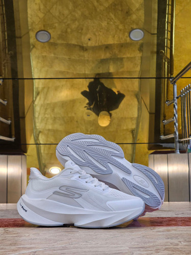 کتونی مسترکوالیتی اسکیچرز هایپربرست کربن/Skechers Men's Hyperburst Carbon/ساخت ویتنام/سایزبندی ۴۰ الی ۴۵/ضمانت کالا/فروش به صورت تک و عمده