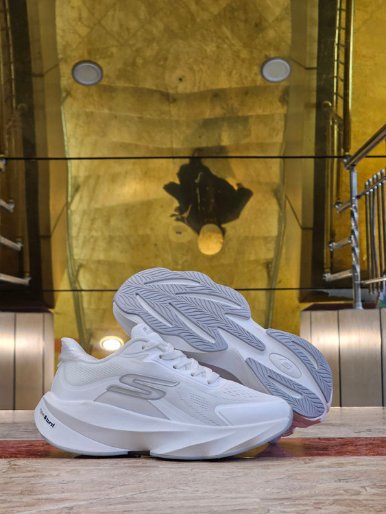 کتونی مسترکوالیتی اسکیچرز هایپربرست کربن/Skechers Men's Hyperburst Carbon/ساخت ویتنام/سایزبندی ۴۰ الی ۴۵/ضمانت کالا/فروش به صورت تک و عمده