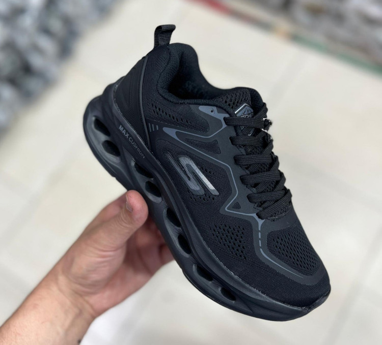 کتونی مسترکوالیتی اسکیچرز مکس کوشن/Skechers Max Cushioning/سایز 37 الی 40/ ساخت ویتنام/ ضمانت کالا