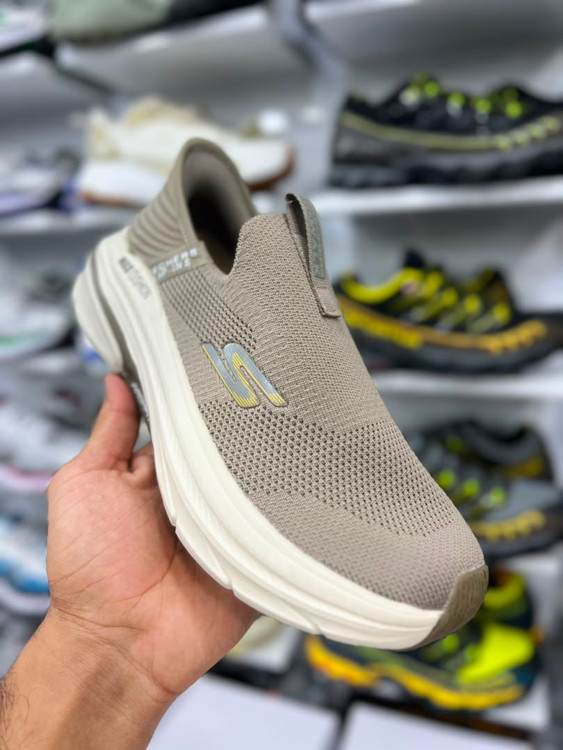 کتونی طبی مردانه اسکیچرز بدون بند/Skechers Slip Ins/سایز۴۰ الی ۴۵/ ساخت ویتنام/ضمانت کالا/فروش تک و عمده