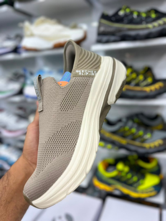 کتونی طبی مردانه اسکیچرز بدون بند/Skechers Slip Ins/سایز۴۰ الی ۴۵/ ساخت ویتنام/ضمانت کالا/فروش تک و عمده