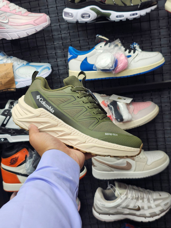 کتونی مسترکوالیتی طبیعت گردی کلمبیا ضدآب مردانه/سایز 40 الی 45/Columbia GORE-TEX/ضمانت کالا/فروش تک و عمده