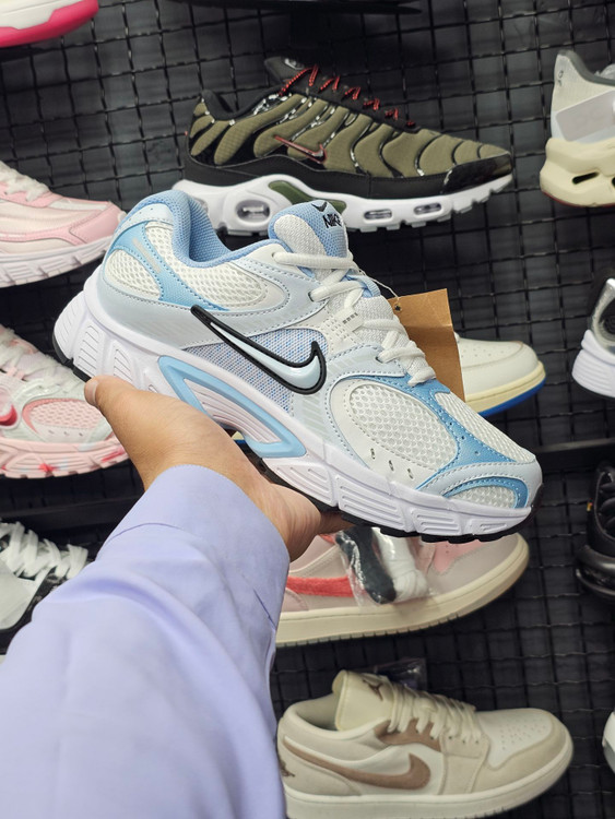 کتونی مسترکوالیتی نایک V5 RNR/ سایز 37 الی 40/ Nike V5 RNR/ضمانت کالا/فروش تک و عمده