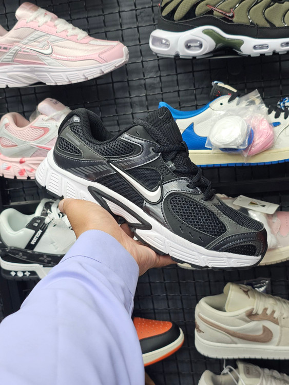 کتونی مسترکوالیتی نایک V5 RNR/ سایز 40 الی 45/ Nike V5 RNR/ضمانت کالا/فروش تک و عمده