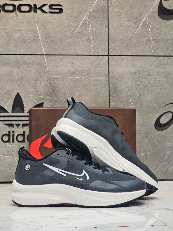 کتونی مسترکوالیتی نایک ایر زوم/ساخت ویتنام/سایز 40 الی 45/ Nike Air Zoom/ضمانت کالا/فروش تک و عمده