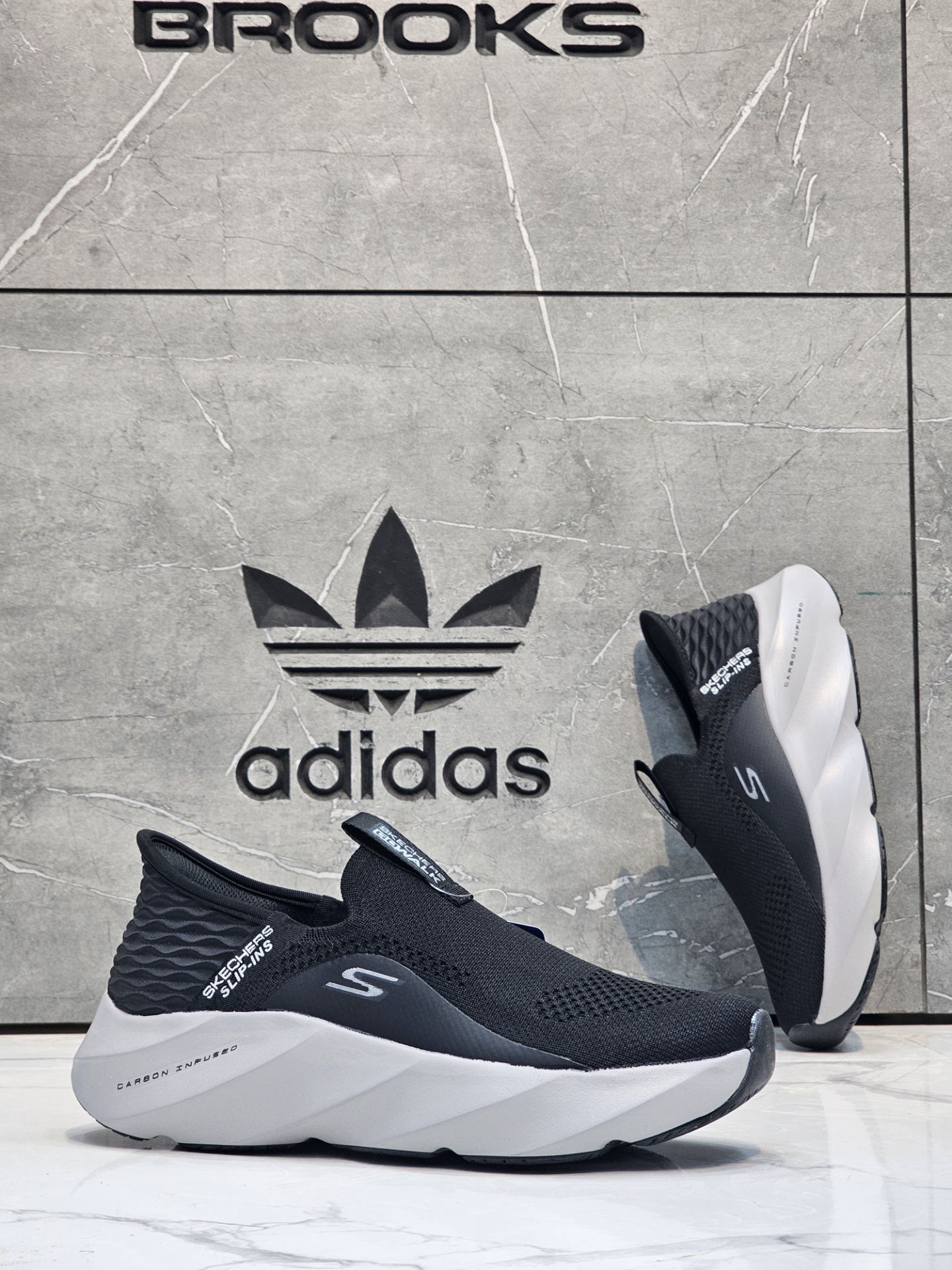 کتونی طبی مردانه اسکیچرز بدون بند/Skechers Slip Ins/سایز۴۰ الی ۴۵/ ساخت ویتنام/ضمانت کالا/فروش تک و عمده