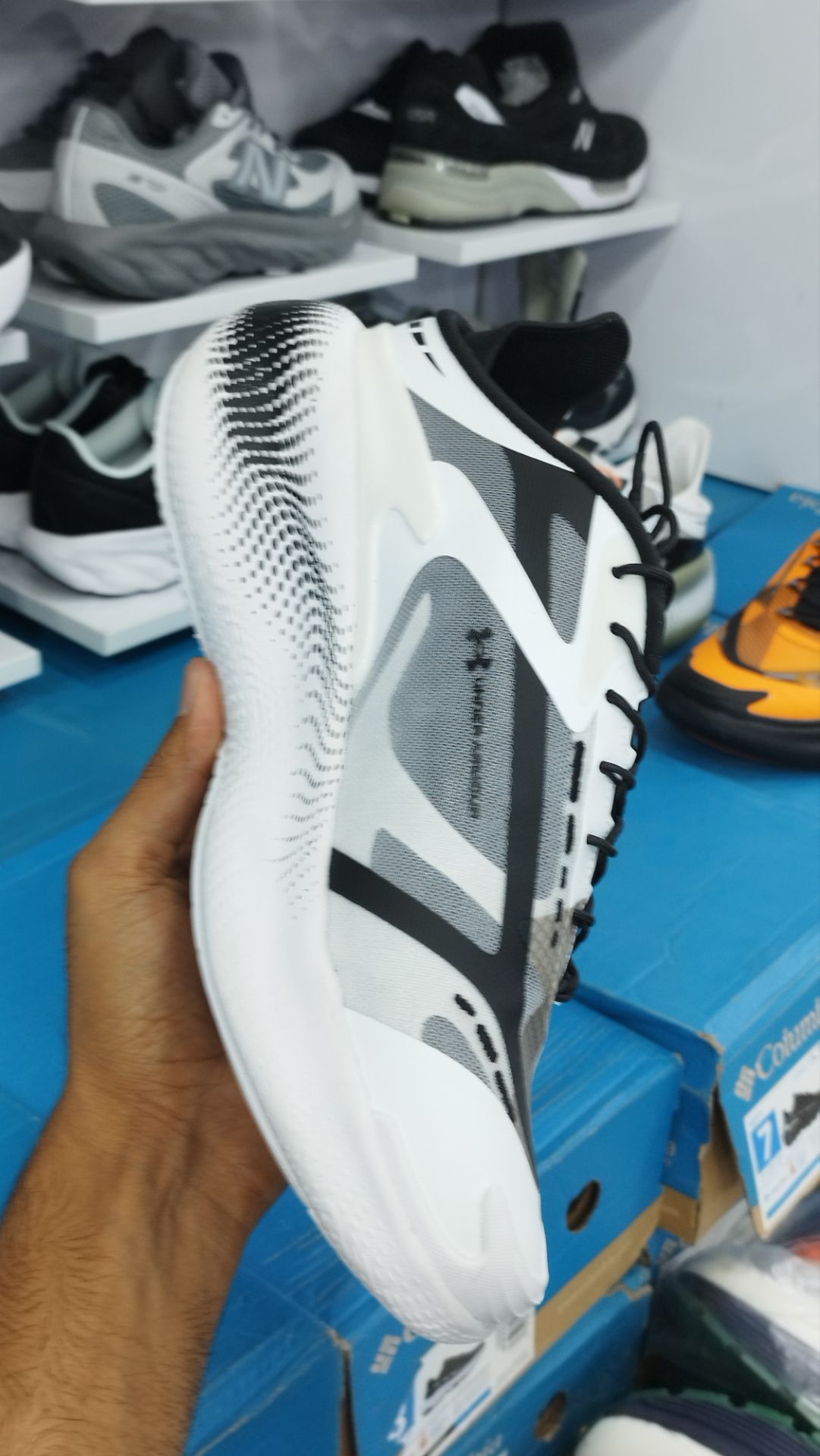 کتونی رانینگ و پیادهروی اندرآرمور اکو/سایز ۴۰ الی ۴۵/ساخت ویتنام/Under Armour Echo/ضمانت کالا/فروش تک و عمده