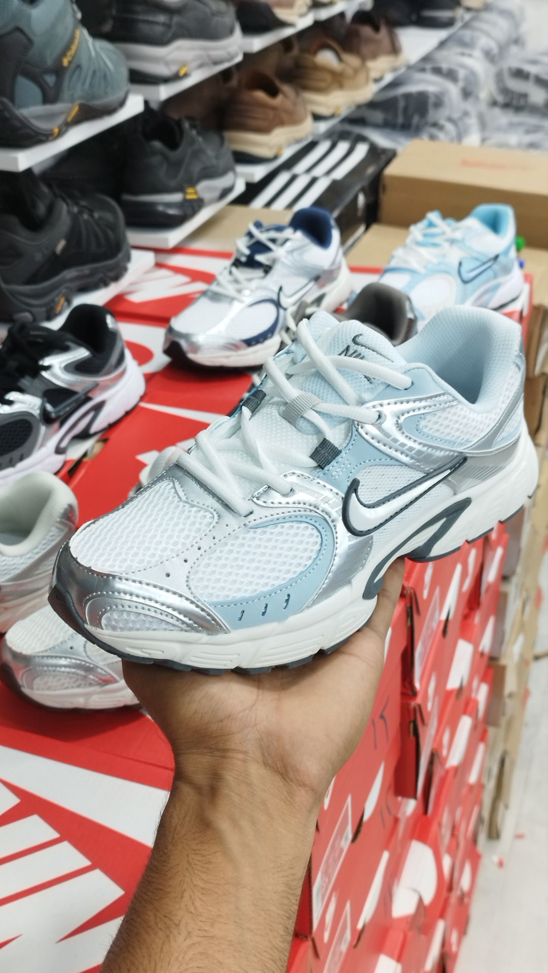 کتونی مسترکوالیتی نایک V5 RNR/ سایز 37 الی 45/ Nike V5 RNR/ضمانت کالا/فروش تک و عمده