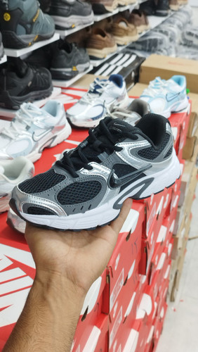 کتونی مسترکوالیتی نایک V5 RNR/ سایز 37 الی 45/ Nike V5 RNR/ضمانت کالا/فروش تک و عمده