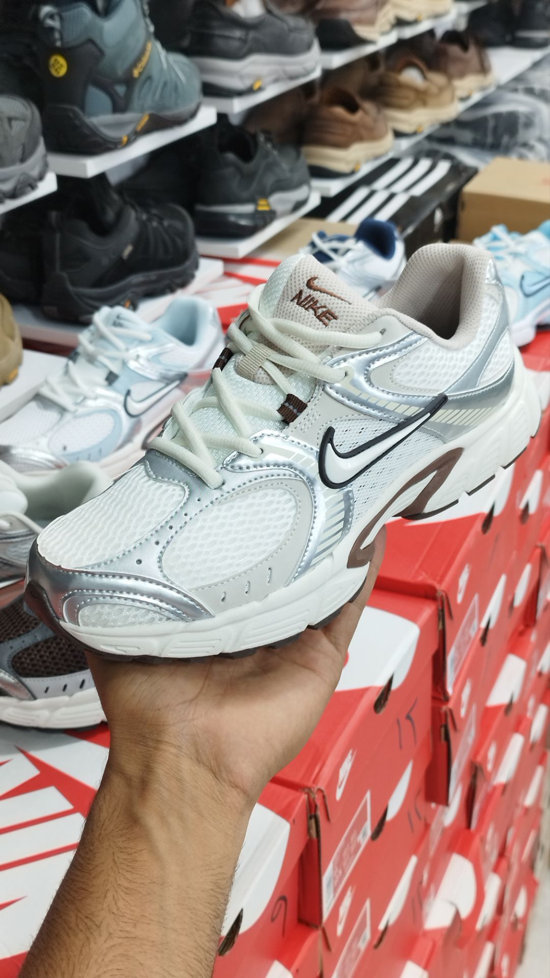 کتونی مسترکوالیتی نایک V5 RNR/ سایز 37 الی 45/ Nike V5 RNR/ضمانت کالا/فروش تک و عمده